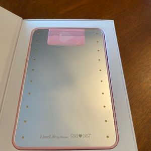 Riki colorful lighted mirror with magnetic makeup palette